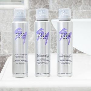 Dry texturizing spray